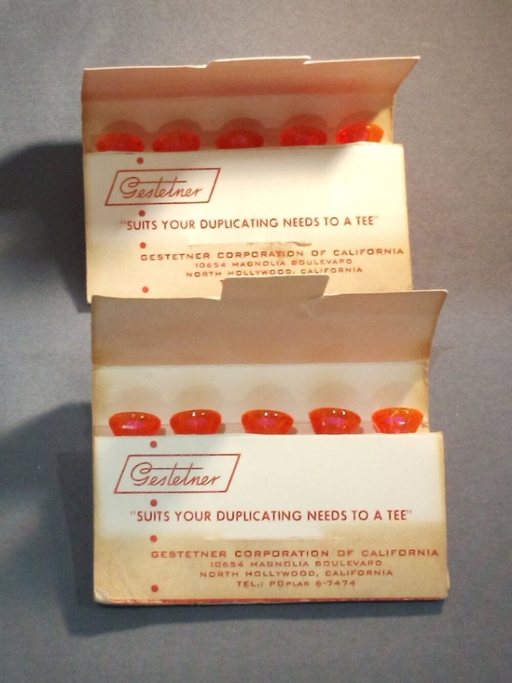Mid-Century (1950s/60s) - Gestetner Advertising Golf Tees - Orange Translucent - Picture 2 of 16